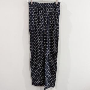 Blue and white patterned trousers